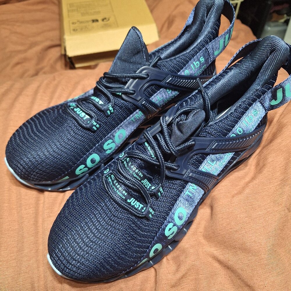 Brand New !!! Never Worn Women's Sneakers size 8.5